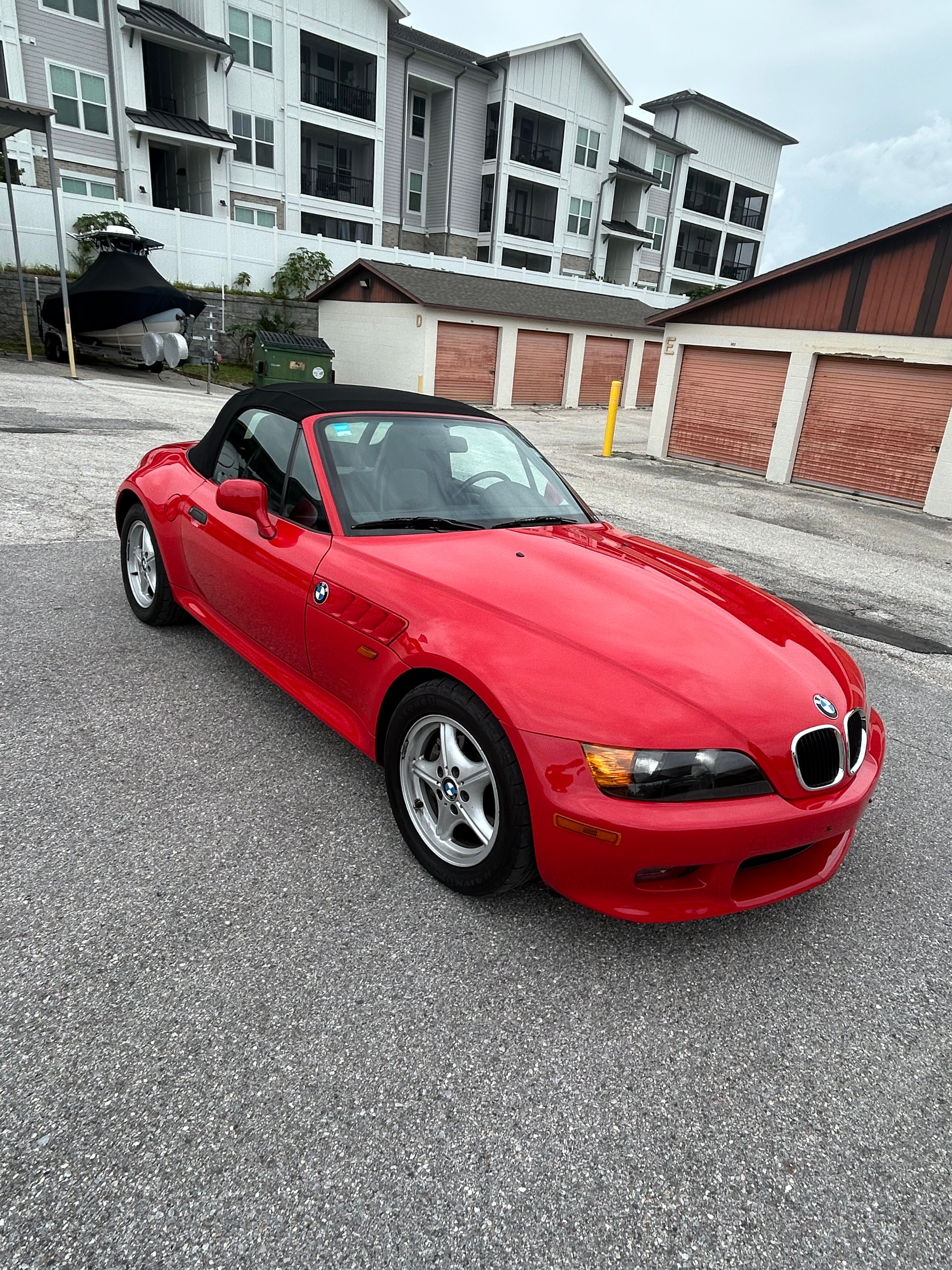 Used 1999 BMW Z3 2.5i RWD image 1