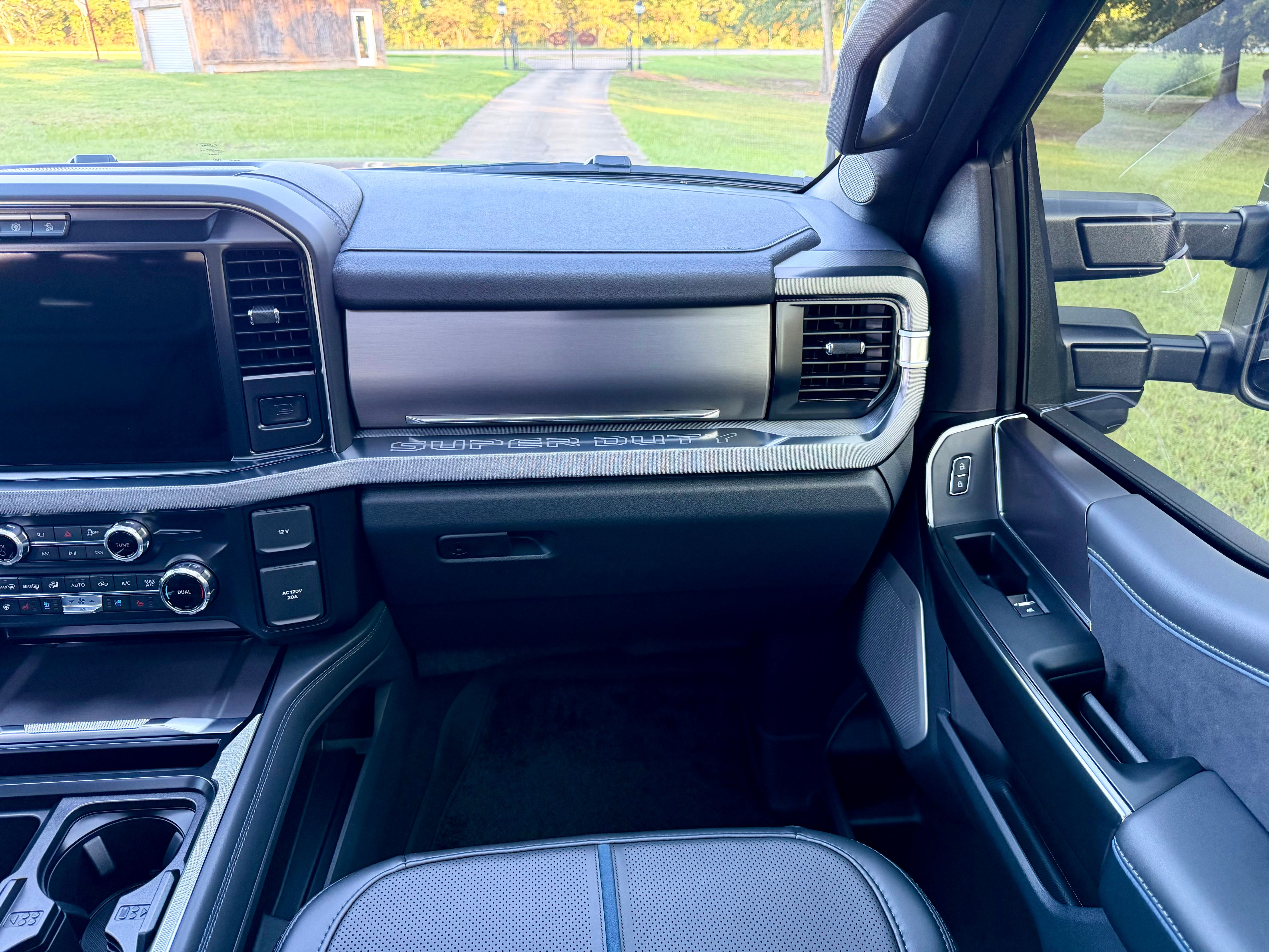 Used 2026 Ford F250 Platinum AWD/4WD image 26