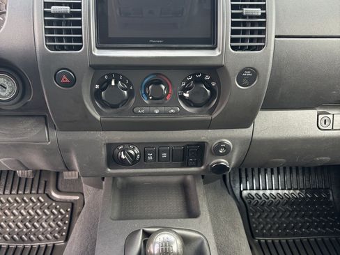 Used 2008 Nissan Xterra Off-Road w/ Technology Pkg AWD/4WD image 5