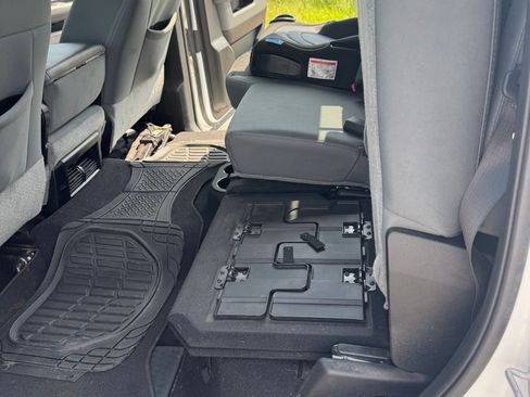 Used 2018 RAM 1500 Classic SLT AWD/4WD image 15