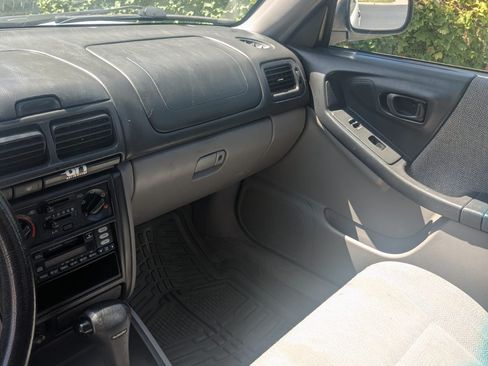 Used 2002 Subaru Forester L AWD/4WD image 16