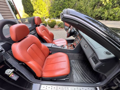 Used 2004 Mercedes-Benz SLK 230 image 8