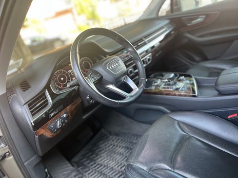Used 2017 Audi Q7 3.0T Prestige AWD/4WD image 5