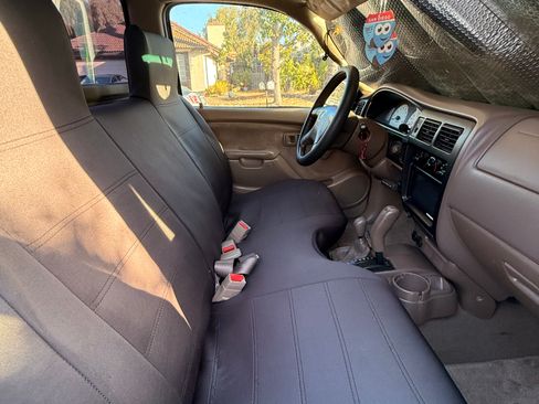Used 2002 Toyota Tacoma 4x4 Regular Cab w/ Enhancement Pkg image 2