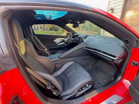 Used 2022 Chevrolet Corvette Stingray Preferred Cpe w/ Z51 Performance Package RWD image 14