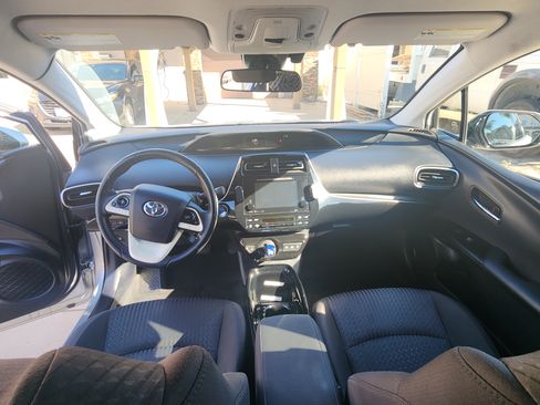 Used 2018 Toyota Prius Prime Plus image 9