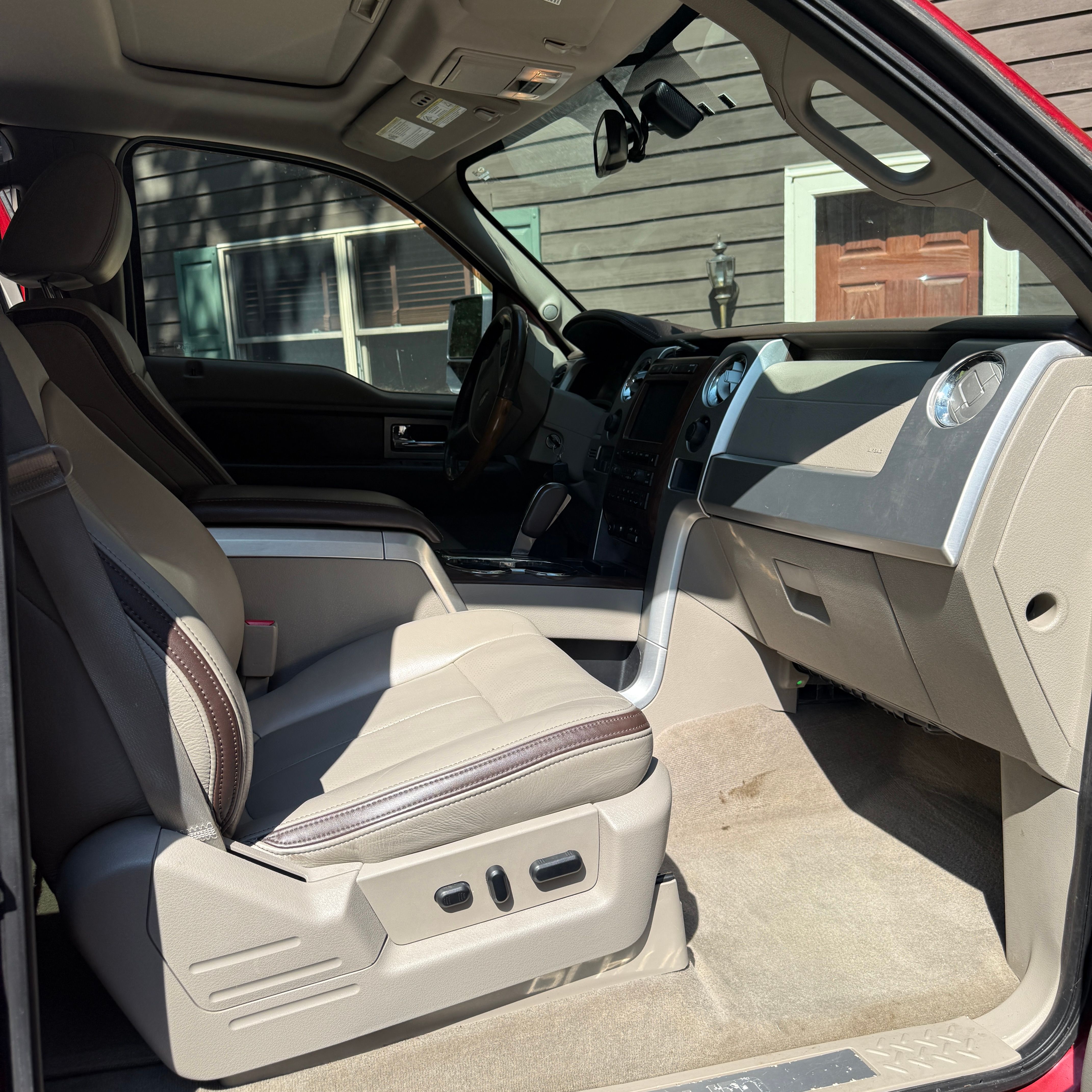 Used 2010 Ford F150 Lariat AWD/4WD image 12