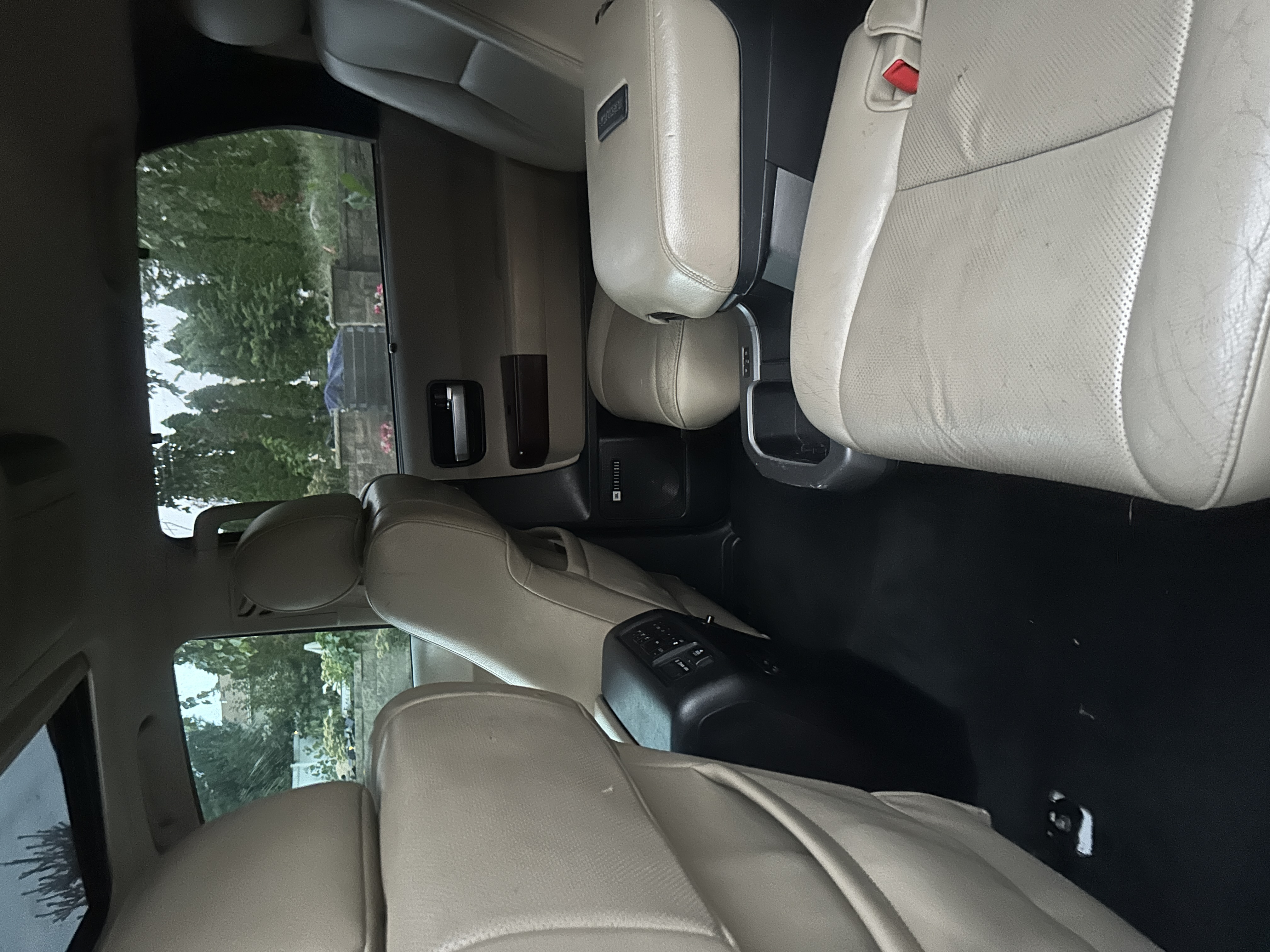 Used 2014 Toyota Sequoia Platinum AWD/4WD image 6