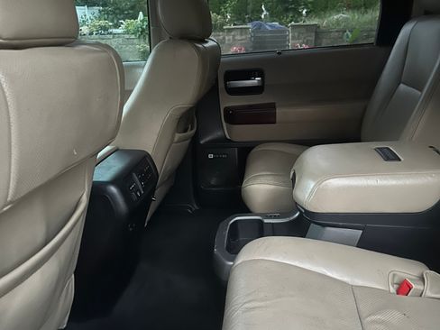 Used 2014 Toyota Sequoia Platinum AWD/4WD image 6