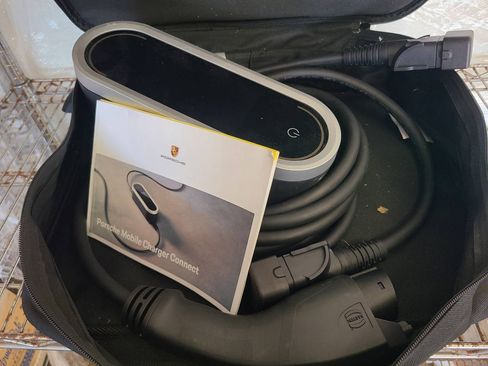 Used 2023 Porsche Taycan 4S image 11