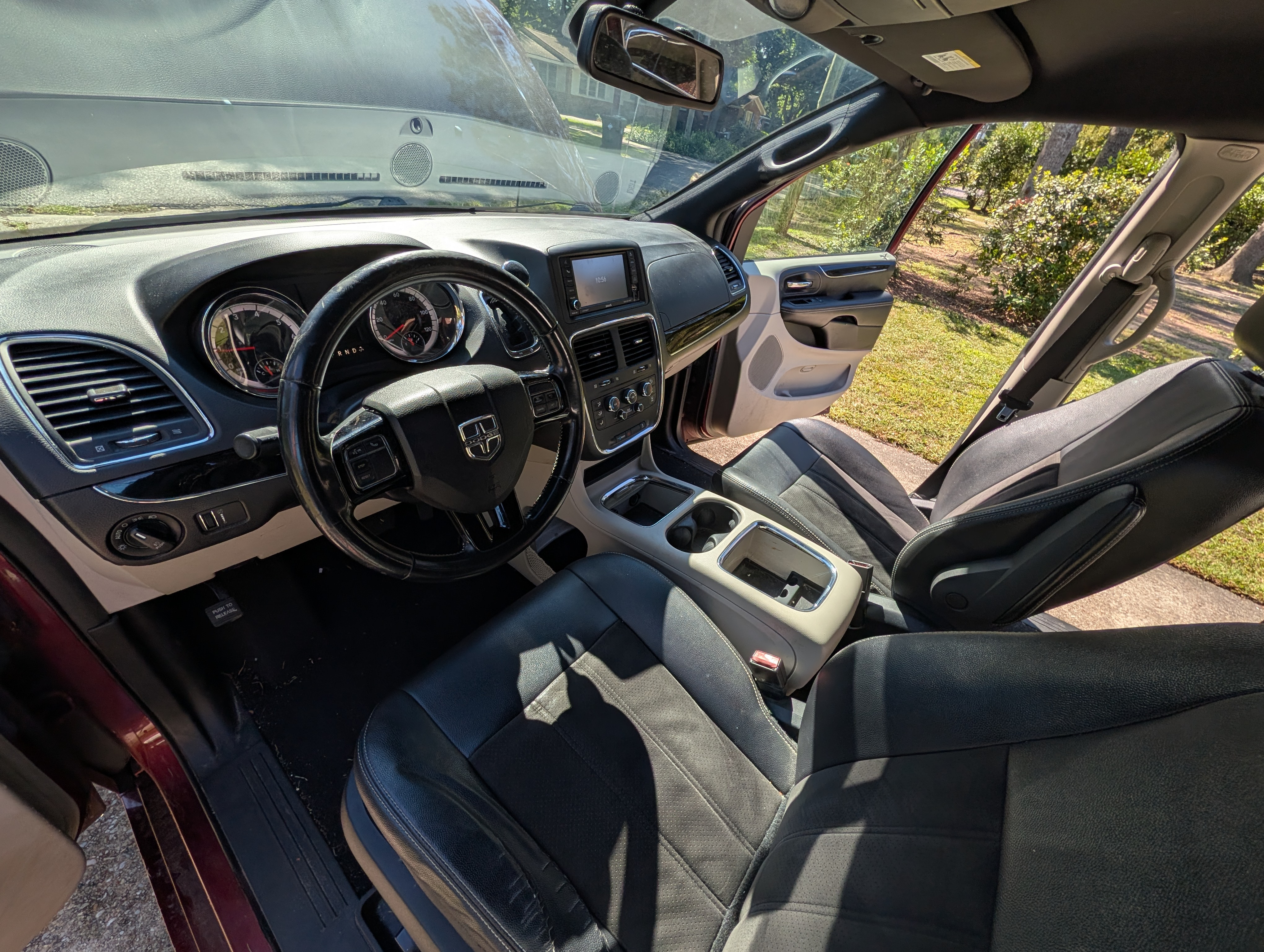 Used 2019 Dodge Grand Caravan SXT FWD image 20