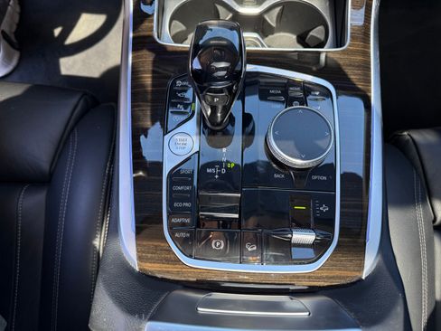 Used 2020 BMW X7 xDrive40i w/ Premium Package image 16