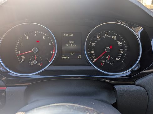 Used 2016 Volkswagen Jetta GLI SEL image 11