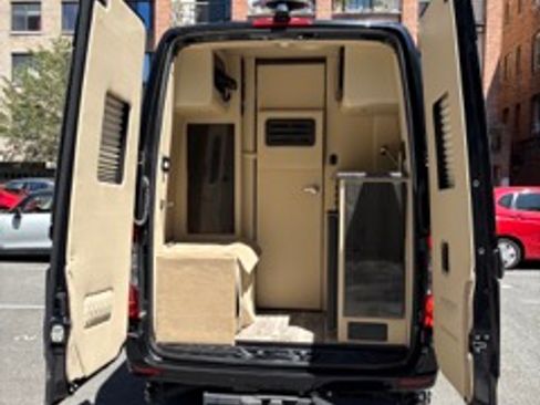 Used 2021 Mercedes-Benz Sprinter 2500 image 24
