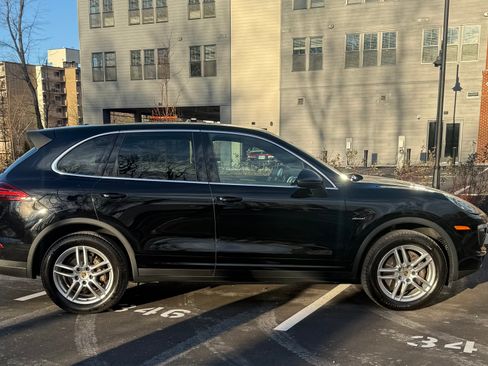Used 2015 Porsche Cayenne Diesel image 6