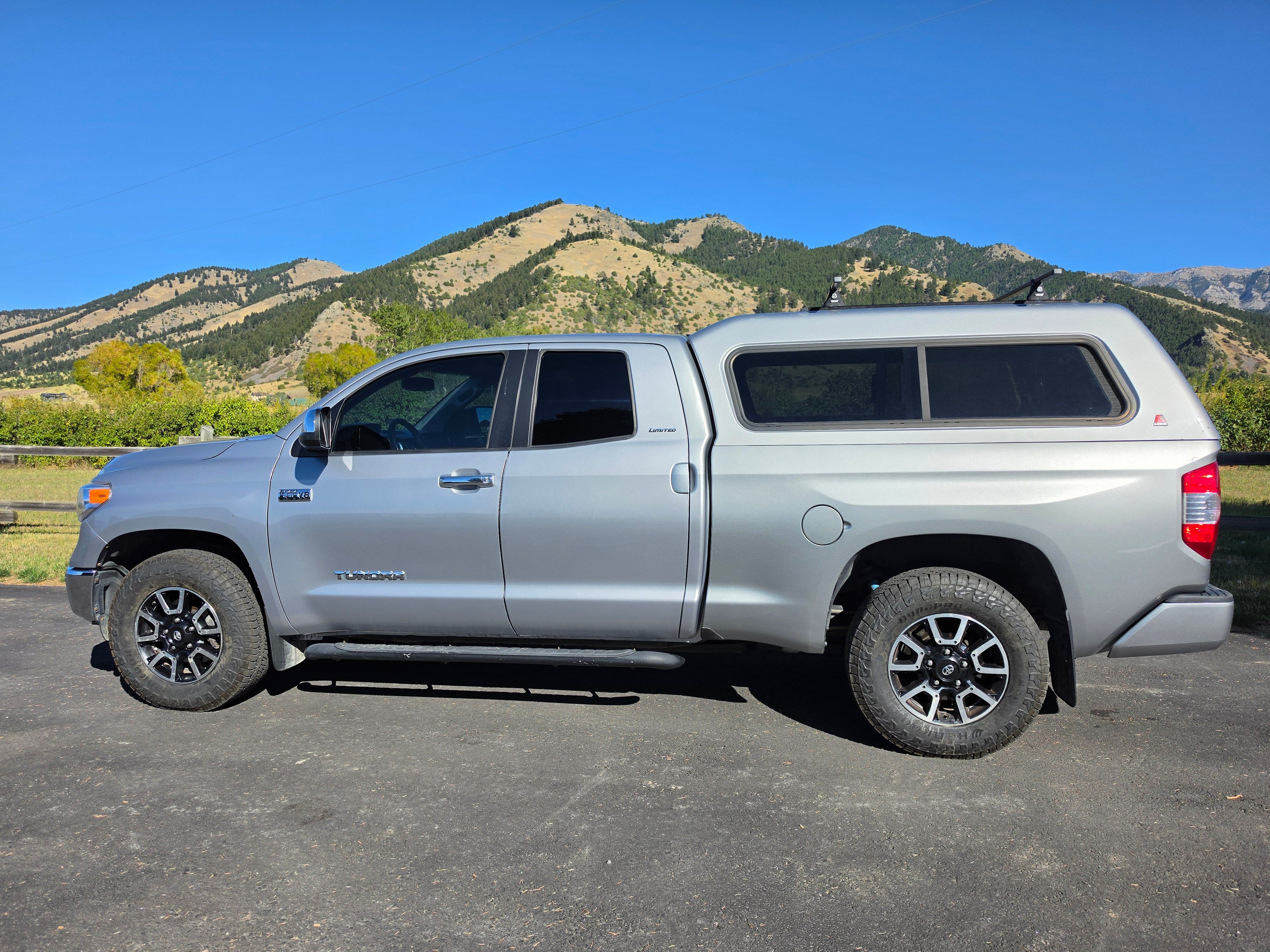 Used 2017 Toyota Tundra Limited w/ Limited Premium Package AWD/4WD image 1