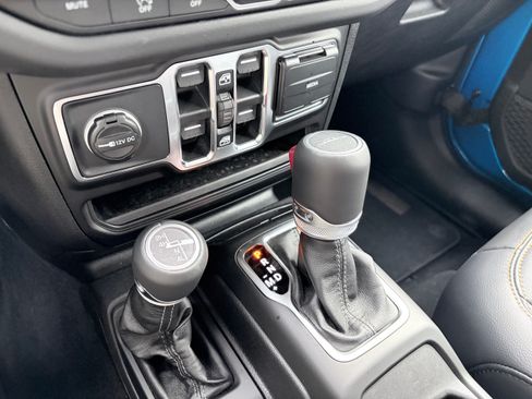 Used 2026 Jeep Gladiator Sport AWD/4WD image 17