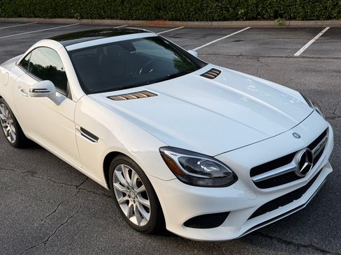 Used 2017 Mercedes-Benz SLC 300 image 4