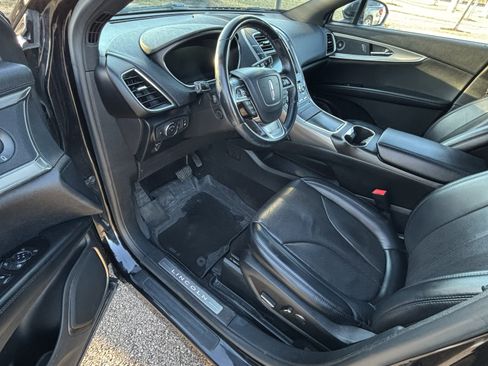 Used 2020 Lincoln Nautilus Reserve image 13