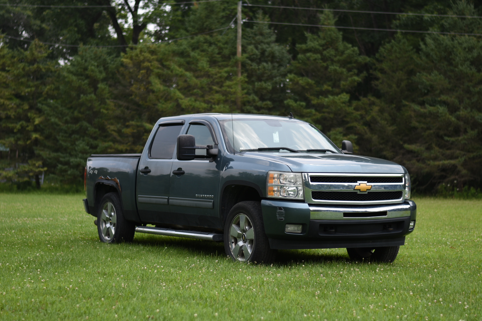 Used 2011 Chevrolet Silverado 1500 LT w/ Interior Plus Package AWD/4WD image 6