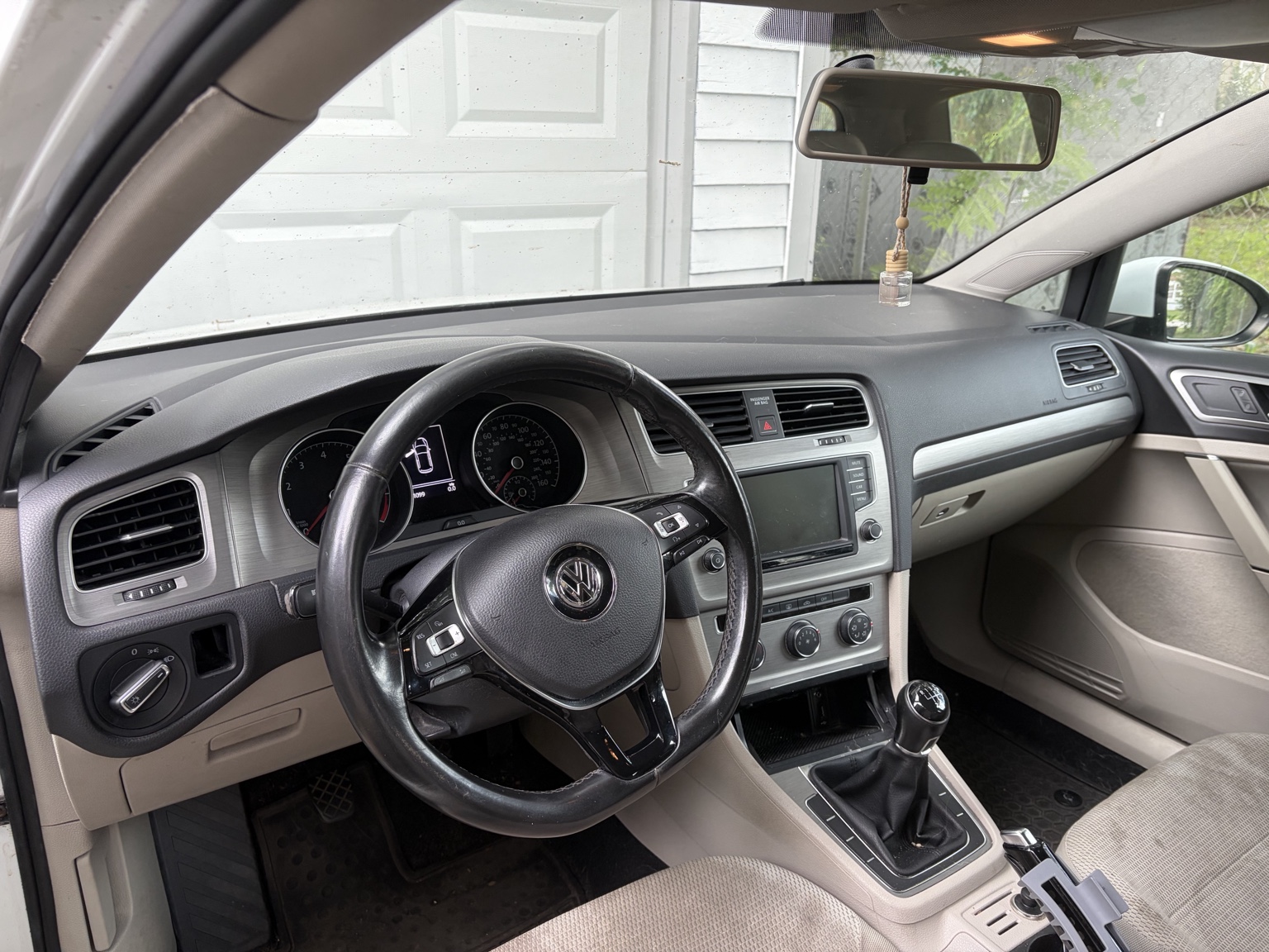 Used 2016 Volkswagen Golf S FWD image 10