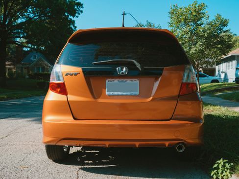 Used 2011 Honda Fit Sport image 4