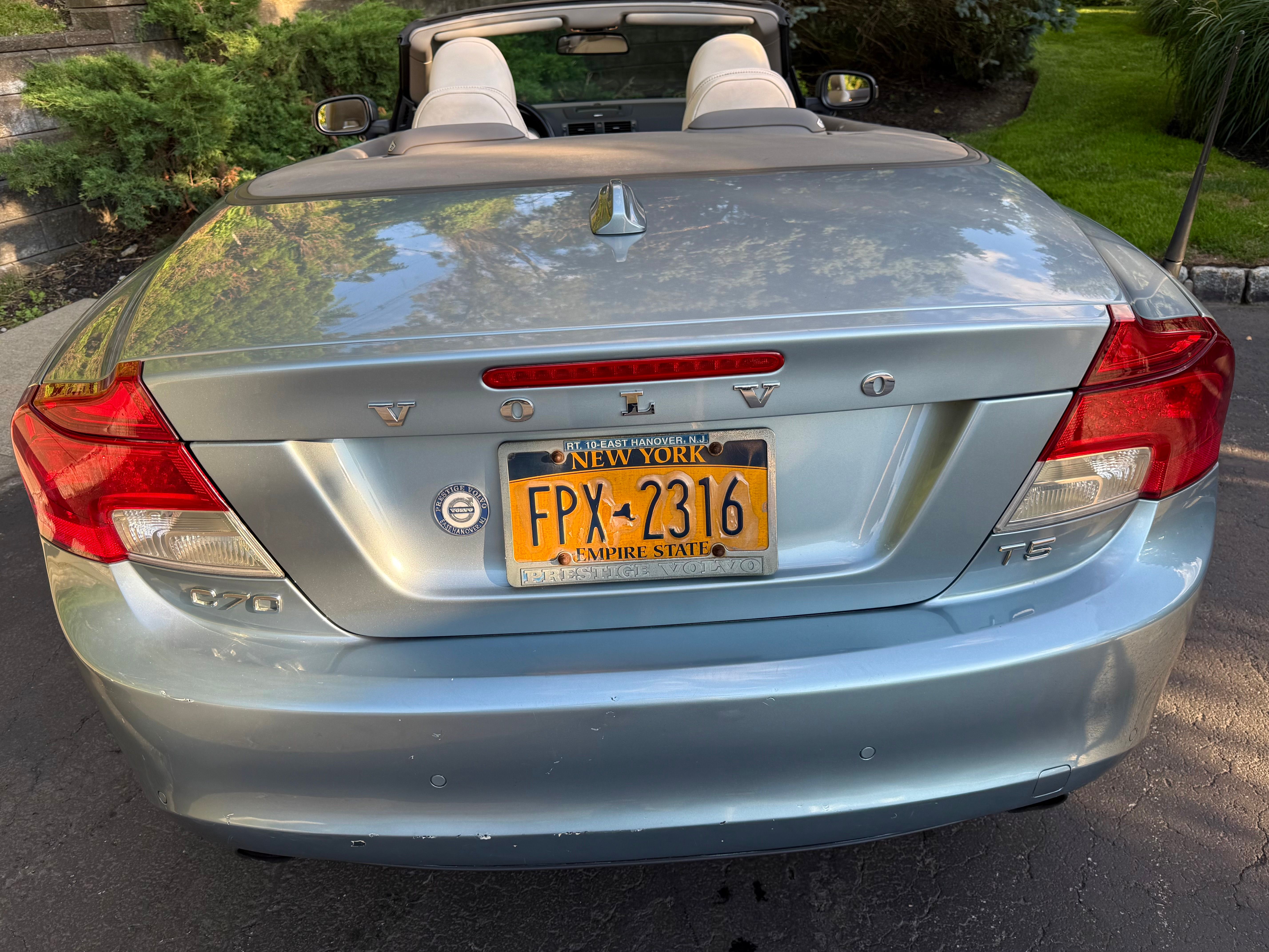 Used 2012 Volvo C70 T5 w/ Climate Pkg FWD image 6