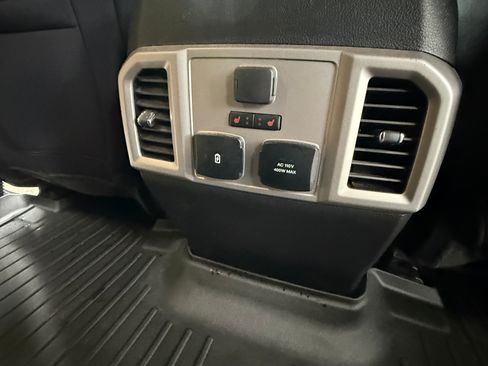 Used 2019 Ford F250 Lariat w/ Lariat Ultimate Package AWD/4WD image 10