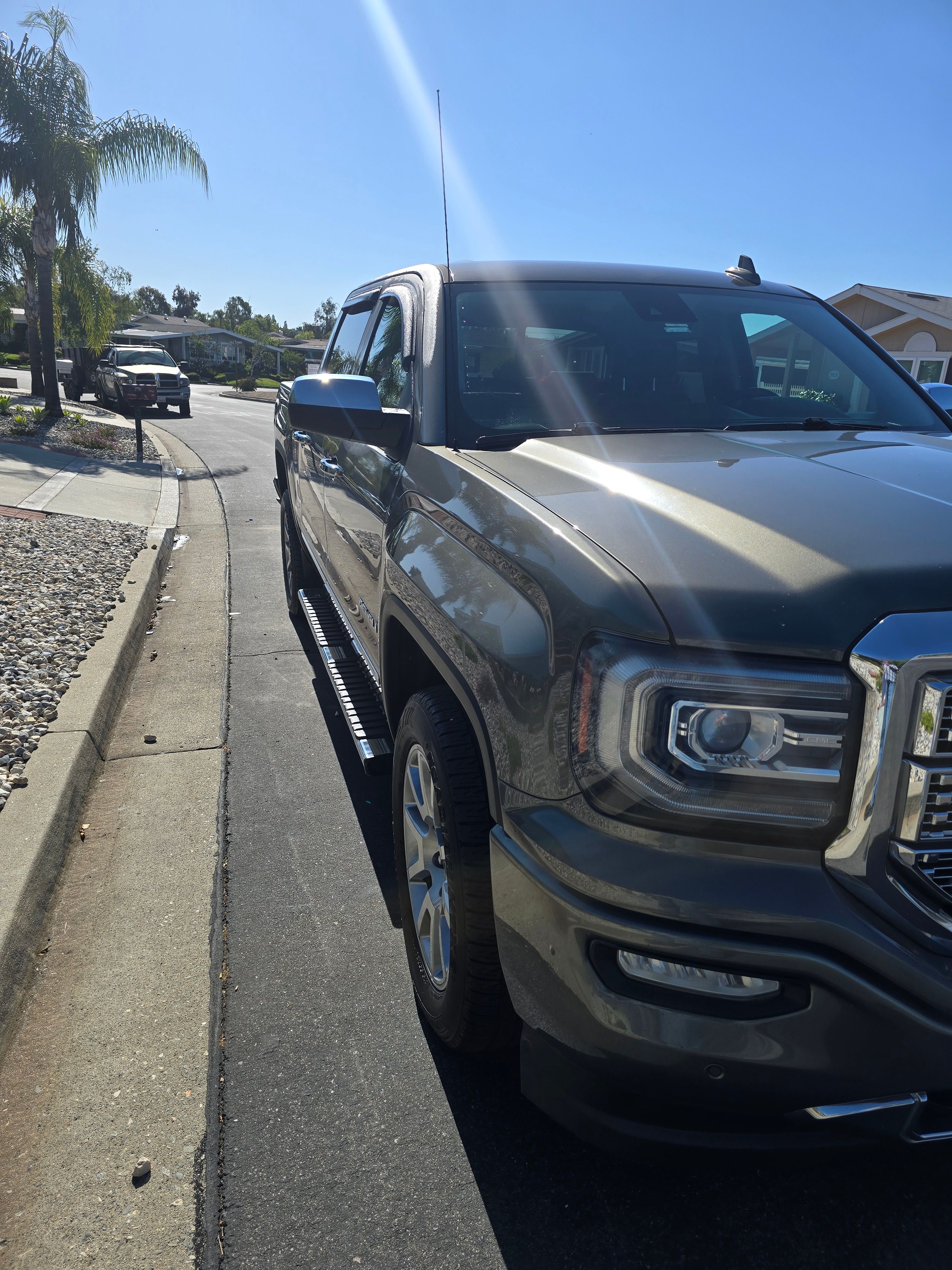 Used 2018 GMC Sierra 1500 Denali RWD image 4