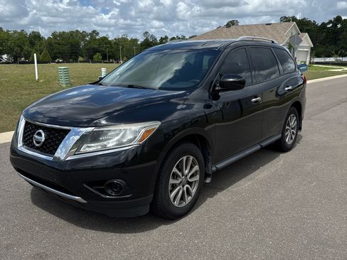 Used 2016 Nissan Pathfinder S image 2