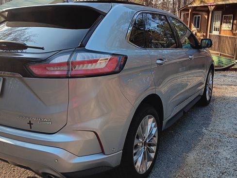 Used 2020 Ford Edge Titanium w/ Equipment Group 301A image 9