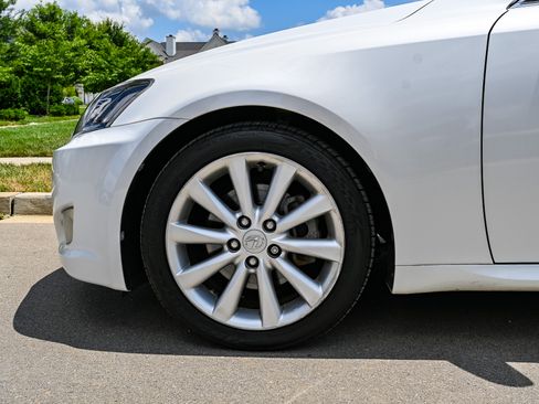 Used 2010 Lexus IS 250 RWD image 4