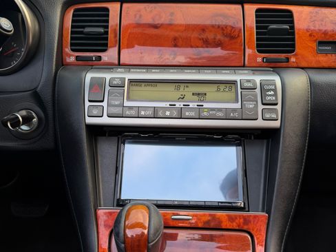 Used 2004 Lexus SC 430 Convertible image 18