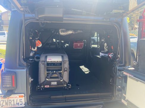 Used 2015 Jeep Wrangler Unlimited Rubicon w/ Connectivity Group image 5