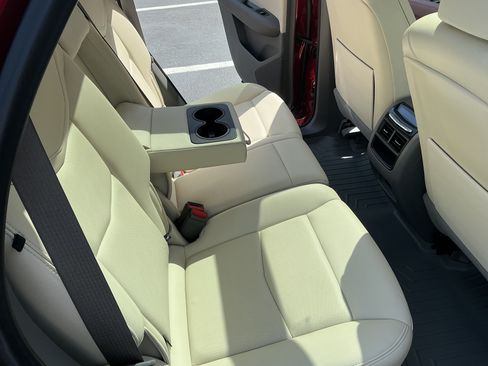 Used 2021 Cadillac XT5 Premium Luxury FWD image 14