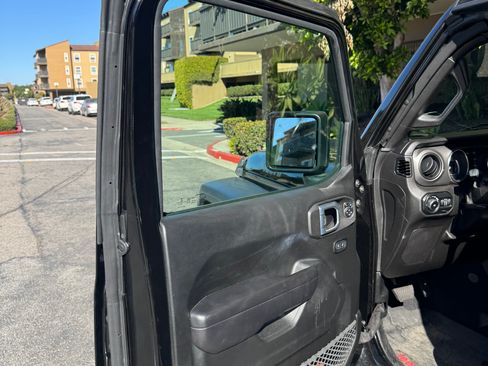 Used 2021 Jeep Wrangler Unlimited Sport image 15