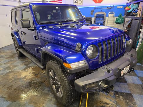 Used 2019 Jeep Wrangler Unlimited Sahara image 12