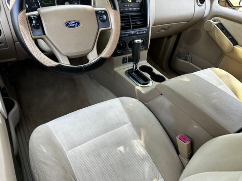 Used 2008 Ford Explorer XLT image 17