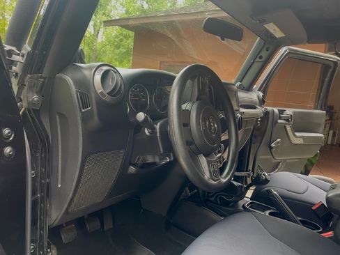 Used 2013 Jeep Wrangler Sport image 9