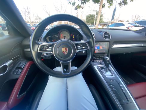 Used 2019 Porsche 718 Cayman S image 11