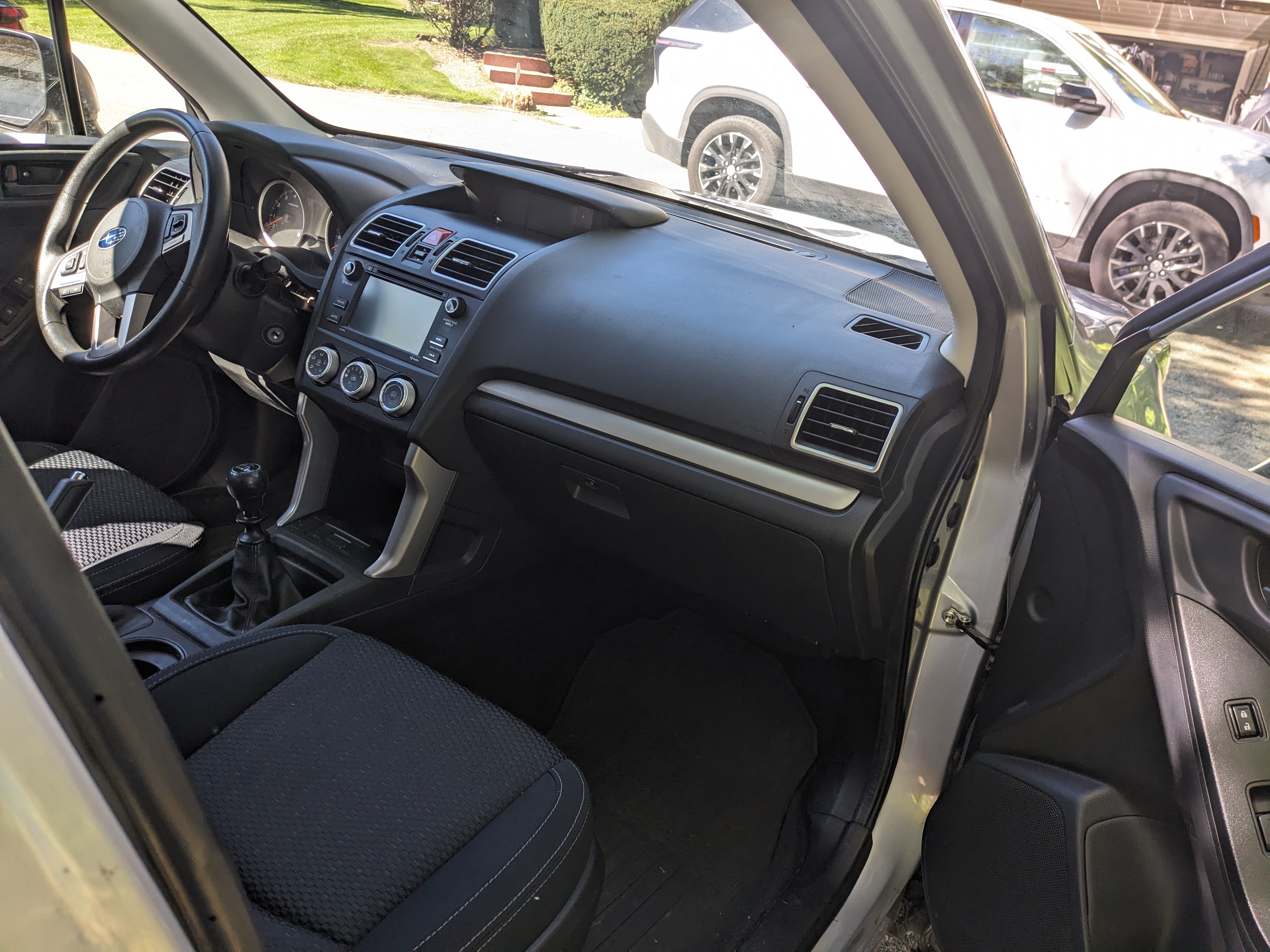Used 2017 Subaru Forester 2.5i AWD/4WD image 19