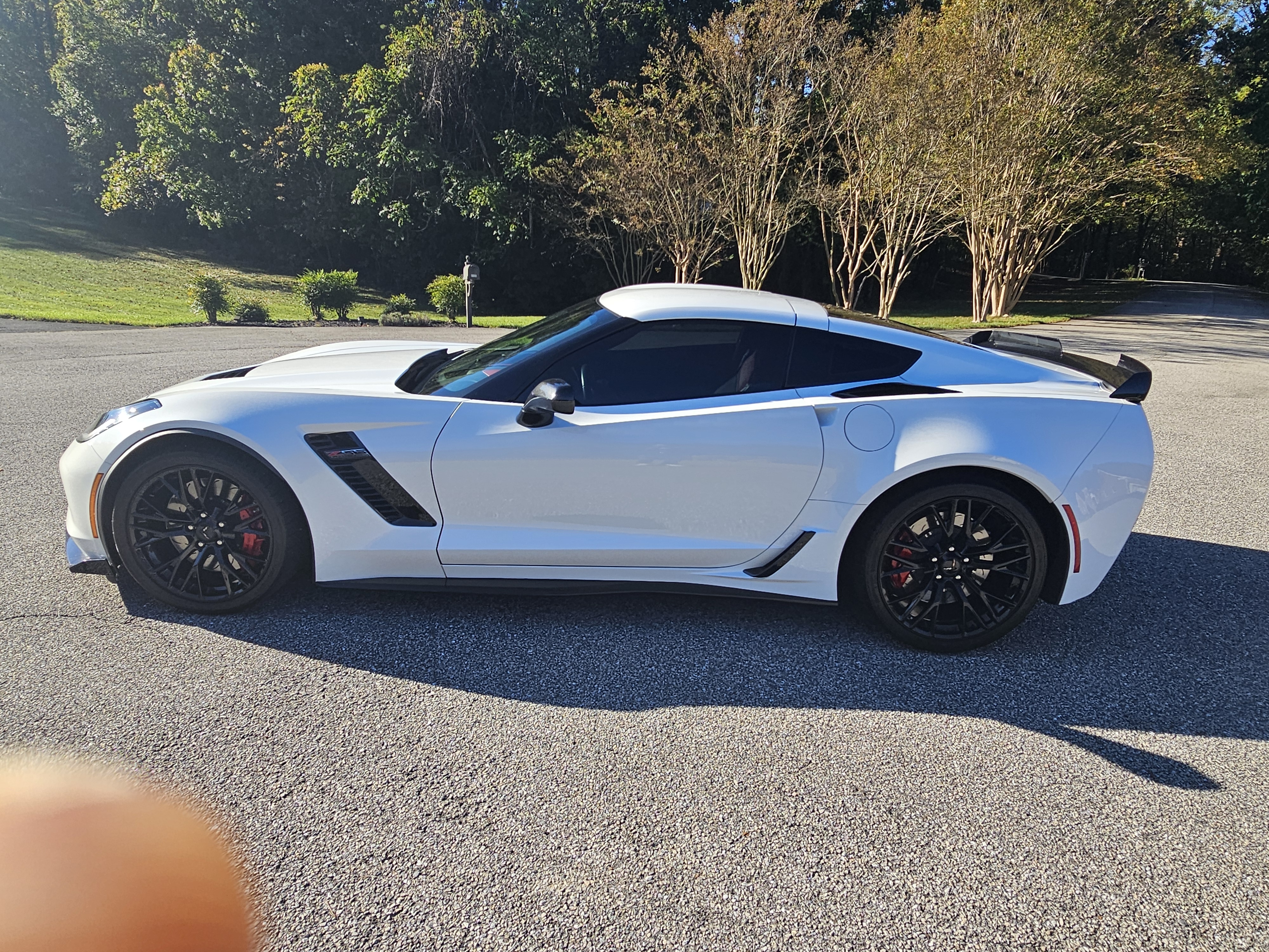 Used 2016 Chevrolet Corvette Z06 w/ 2LZ Preferred Equipment Group RWD image 5
