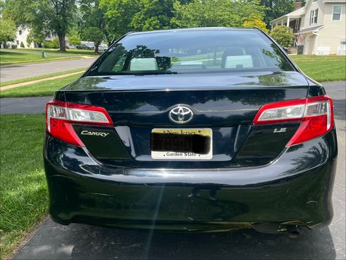 Used 2014 Toyota Camry LE FWD image 10