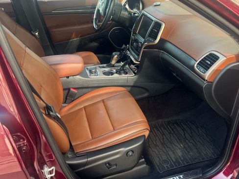 Used 2016 Jeep Grand Cherokee Summit AWD/4WD image 4
