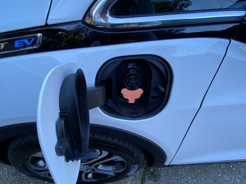 Used 2019 Chevrolet Bolt Premier w/ Infotainment Package image 19