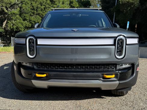 Used 2023 Rivian R1S Adventure image 18