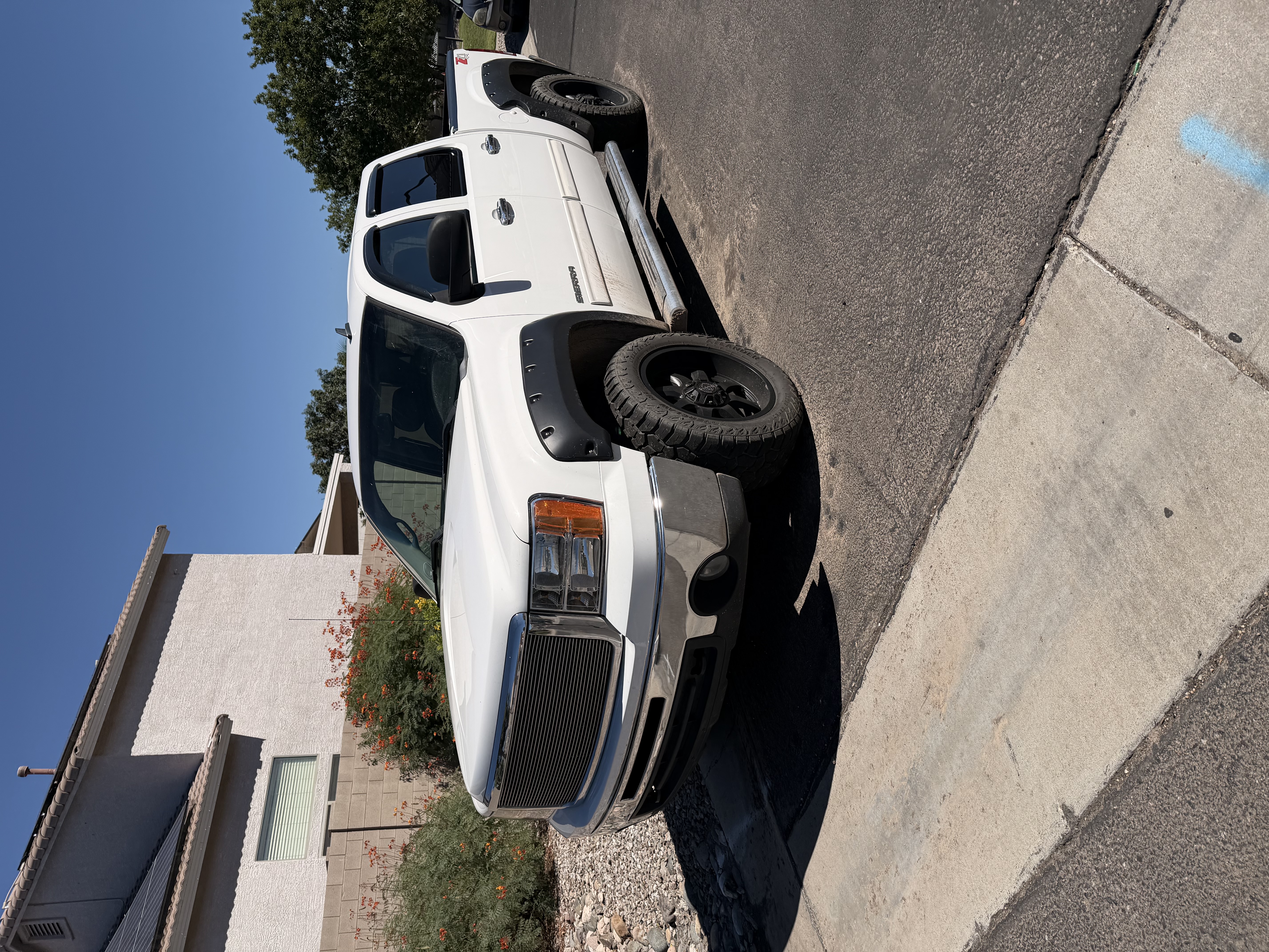 Used 2010 GMC Sierra 1500 SLT AWD/4WD image 2