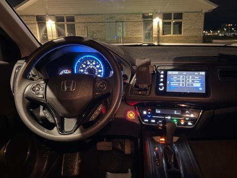 Used 2019 Honda HR-V EX image 14