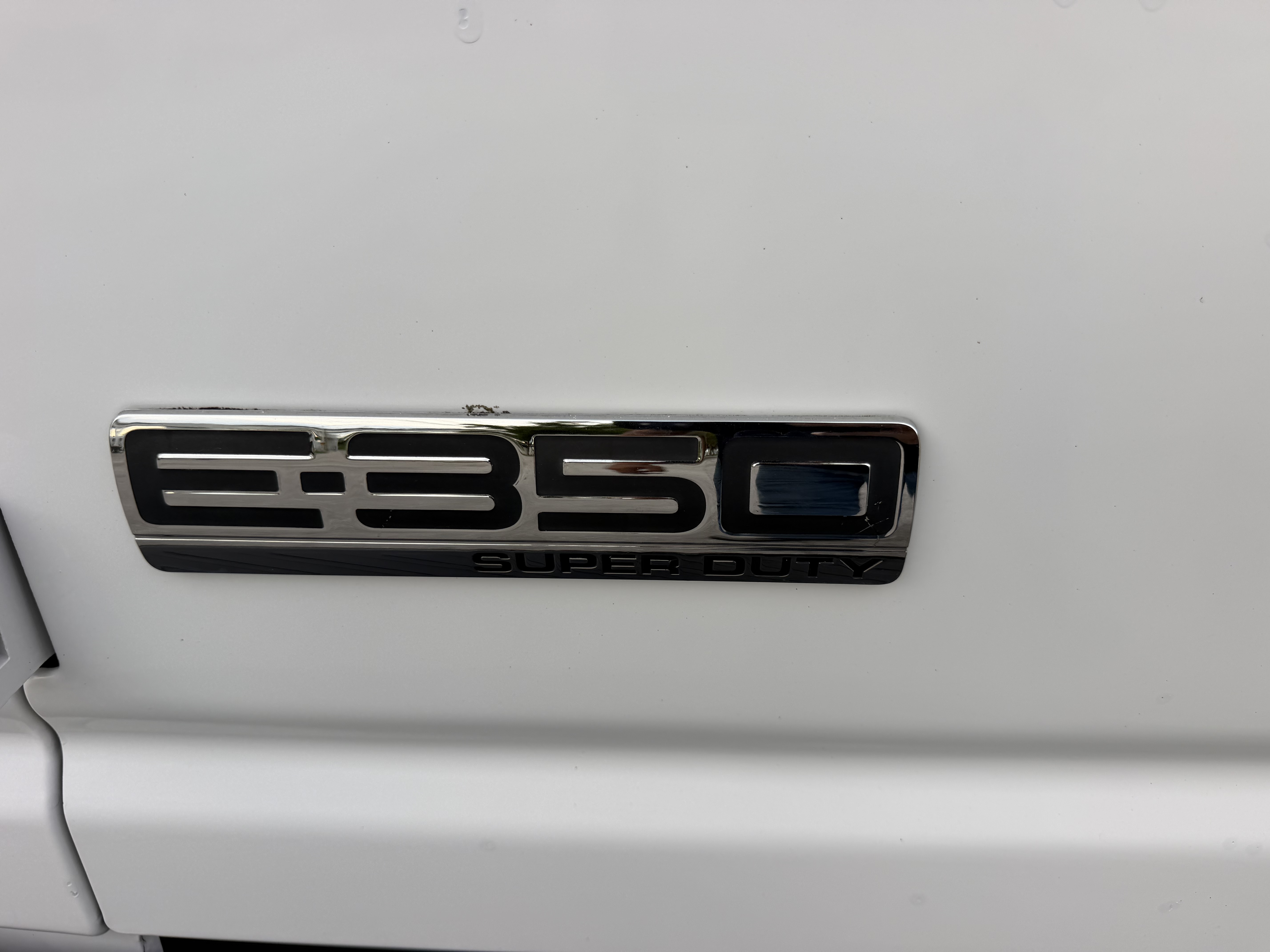 Used 2009 Ford E-350 and Econoline 350 Super Duty RWD image 18