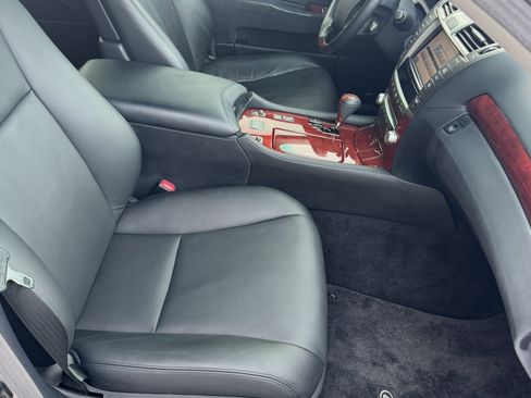Used 2011 Lexus LS 460 image 8